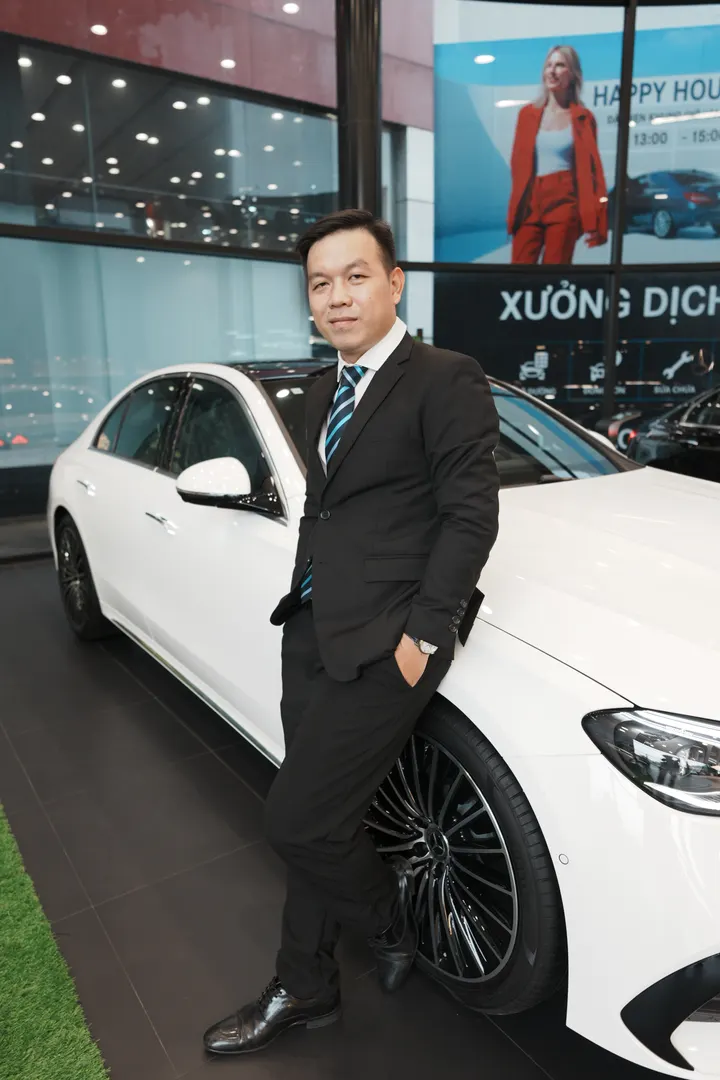 Mercedes E 300 AMG, dòng sedan E-Class tại showroom Haxaco Võ Văn Kiệt