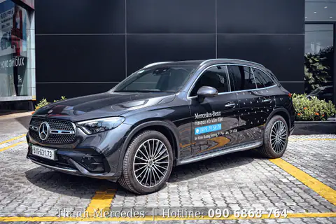 Mercedes-Benz GLC 300 4MATIC (xe demo)