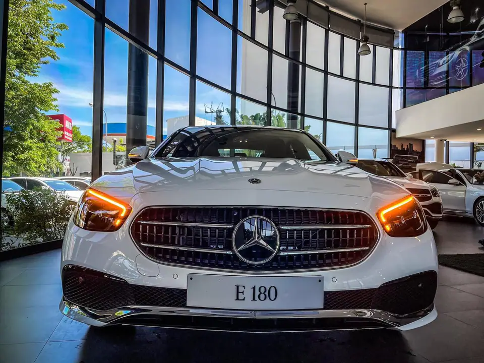 Mercedes-Benz E 180 Avantgarde – hình ảnh 2