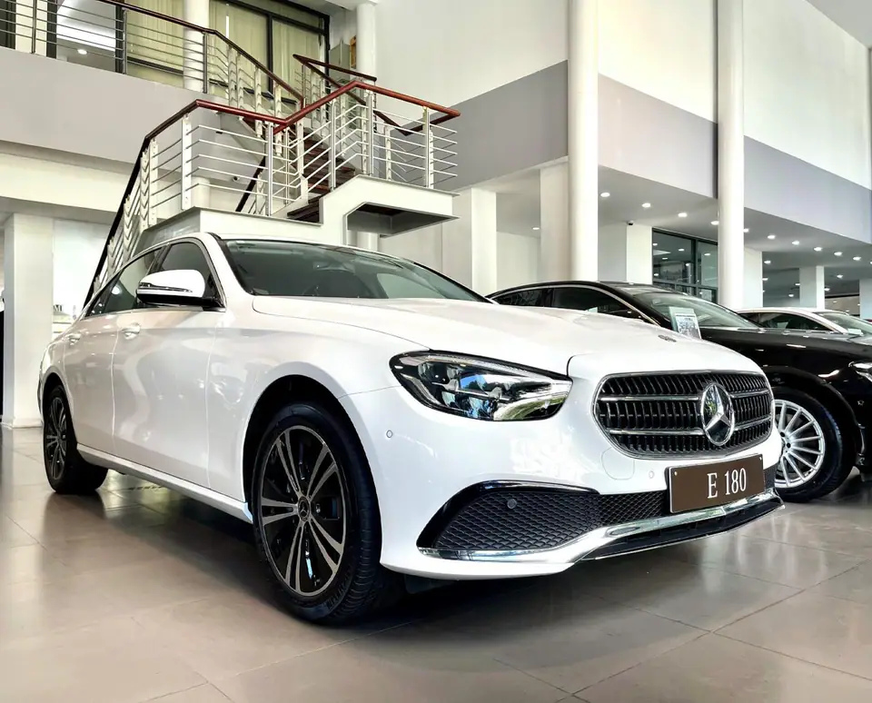 Mercedes-Benz E 180 Avantgarde – hình ảnh 3