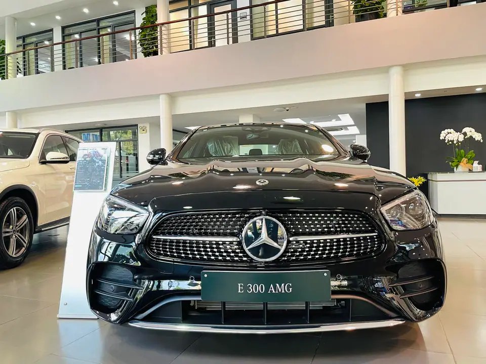 Mercedes-Benz E 300 AMG – hình ảnh 3