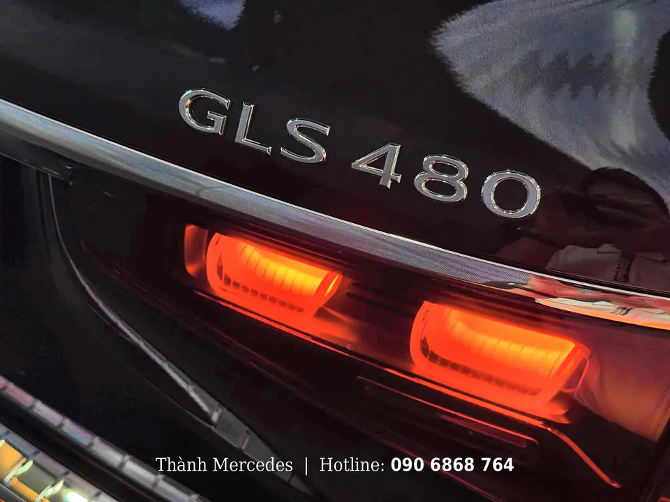Logo GLS 480 và đèn hậu LED trên đuôi xe Mercedes-Maybach GLS 480 4MATIC màu đen